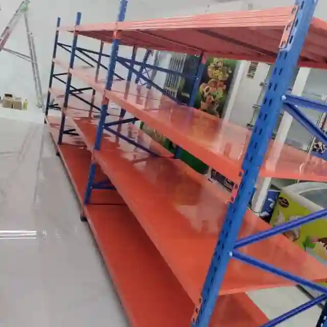 تنظيم المستودعات في المصانع السعودية